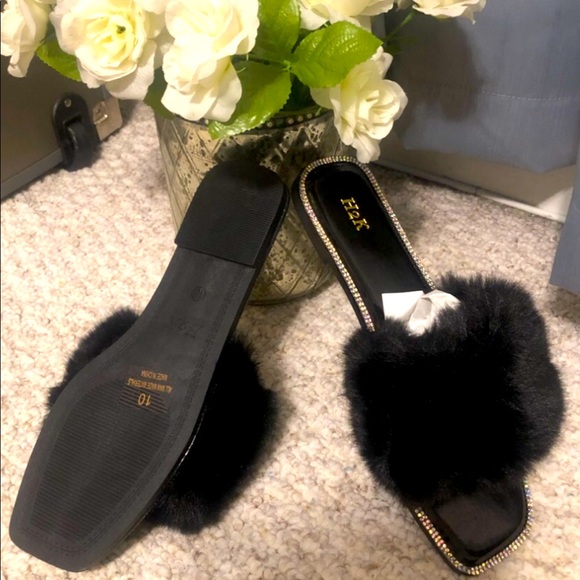 Faux fur slippers brand new size 10 - Picture 3 of 3